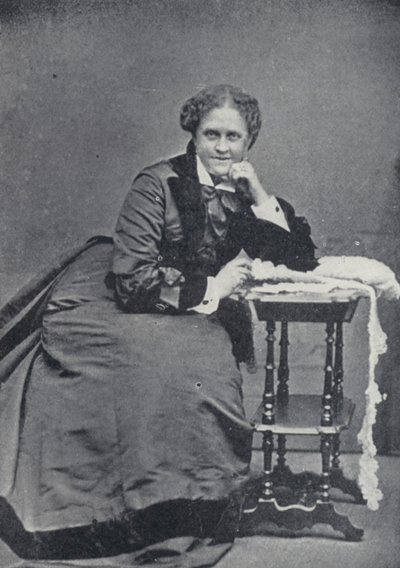 Helen Hunt Jackson (b/w photo) بواسطة مصور انجليزى
