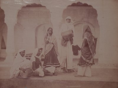 فرقة Hermaphrodite ، من مجموعة Dorothy Newsome-Glenn للآراء الهندية ، حوالي 1863 (صورة بالأبيض والأسود) بواسطة مصور انجليزى