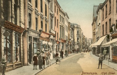 High Street, Barnstaple, Devon (b/w photo) بواسطة مصور انجليزى