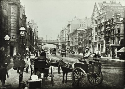 جسر هولبورن ، شارع فارينجدون ، باتجاه الشمال ، مدينة لندن ، 1890 بواسطة مصور انجليزى