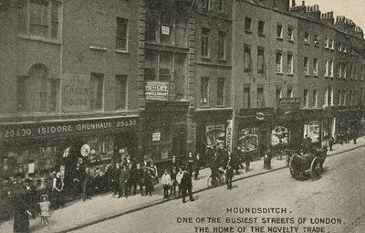 Houndsditch ، واحدة من أكثر شوارع لندن ازدحاما ، موطن تجارة الجدة ، لندن بواسطة مصور انجليزى