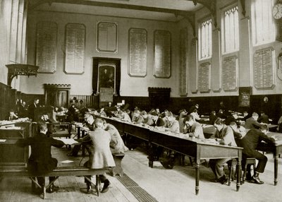 في مدرسة عامة عظيمة: شلتنهام (صورة b / w) بواسطة مصور انجليزى