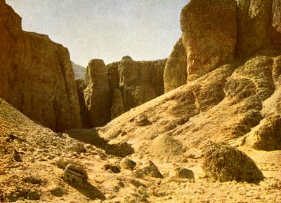 في وادي المقابر الملكية بمصر. بواسطة مصور انجليزى