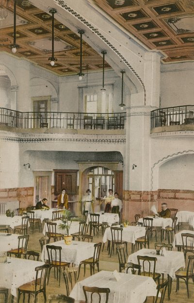 الداخلية من المقهى أوائل القرن العشرين. أُرسلت البطاقة البريدية عام 1913. بواسطة مصور انجليزى