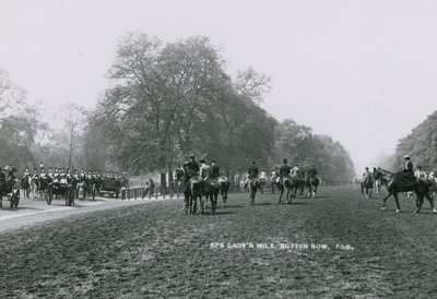 Ladys Mile، Rotten Row، Hyde Park، London بواسطة مصور انجليزى