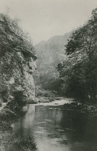 الأسود وجه روك ، Dovedale بواسطة مصور انجليزى