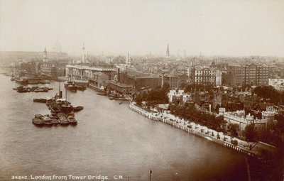 لندن من جسر لندن بواسطة مصور انجليزى