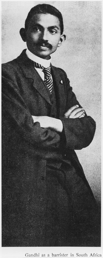 المهاتما غاندي (1869-1948) كمحام في جنوب أفريقيا ، c.1900 بواسطة مصور انجليزى