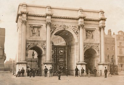 قوس الرخام ، شارع أكسفورد ، لندن بواسطة مصور انجليزى