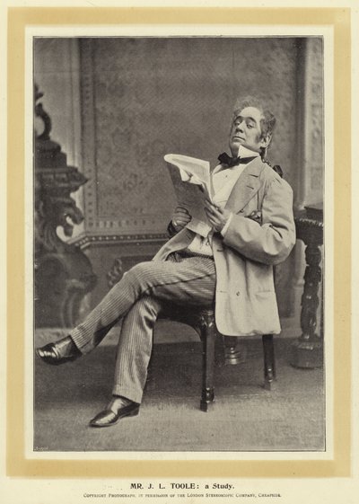 Mr JL Toole: دراسة بواسطة مصور انجليزى