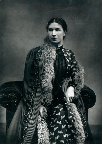 السيدة همفري وارد ، 1881 بواسطة مصور انجليزى