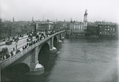 صورة لجسر لندن بواسطة مصور انجليزى