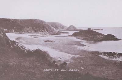 Portelet Bay ، جيرسي (b / w photo) بواسطة مصور انجليزى