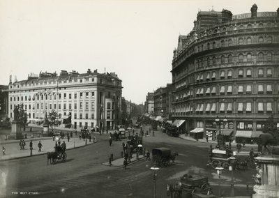 بطاقة بريدية بها صورة West Strand بواسطة مصور انجليزى