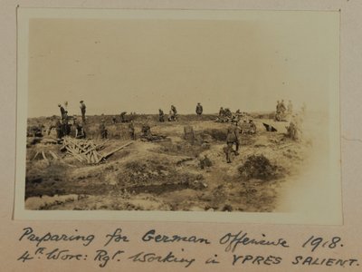 الاستعداد للهجوم الألماني 1918 1918. 4th Worc: Rgt. العمل في YPRES SALIENT بواسطة مصور انجليزى