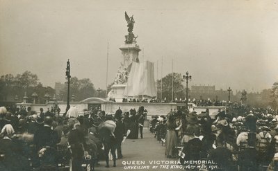 نصب الملكة فيكتوريا التذكاري ، كشف الملك عنه ، 16 مايو 1911 بواسطة مصور انجليزى