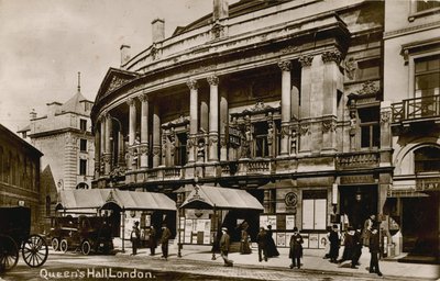 كوينز هول ، لانغهام بليس ، لندن مايو 1902 بواسطة مصور انجليزى