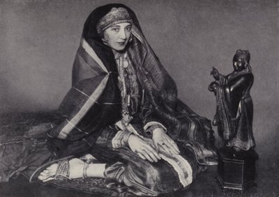 روزيتا فوربس (صورة بالأبيض والأسود) بواسطة مصور انجليزى