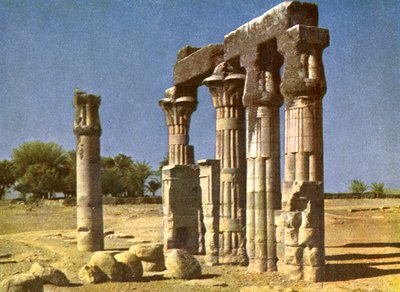 معبد مدمر في مداموت ، مصر بواسطة مصور انجليزى
