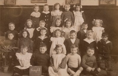 School children, Norfolk, early 20th century (b/w photo) بواسطة مصور انجليزى