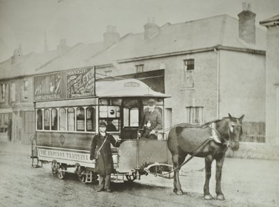 سيارة أحادية الحصان تابعة لشركة Croydon Tramways في محطة ريد دير ، 1885 بواسطة مصور انجليزى