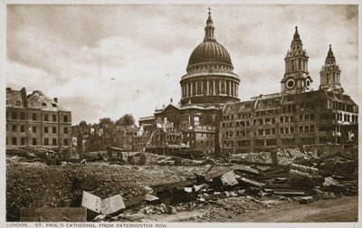 كاتدرائية سانت بولز ، لندن ، من Paternoster Row بواسطة مصور انجليزى
