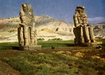 تمثال ممنون ، بالقرب من طيبة ، مصر. بواسطة مصور انجليزى