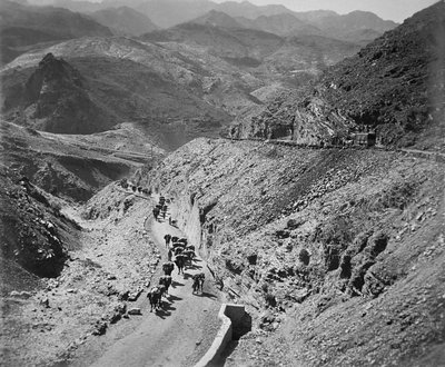 The Khyber Pass, North West Frontier of India بواسطة مصور انجليزى