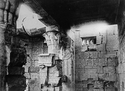 معبد حتحور بواسطة مصور انجليزى