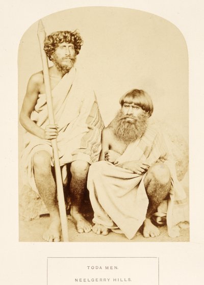 Toda Men، Neelgerry Hills، from The People of India، بقلم ج. فوربس واتسون ، نُشر عام 1868 (طبعة زخرفية) بواسطة مصور انجليزى