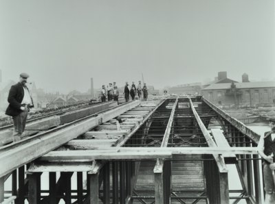جسر فوكسهول: هدم ، 1898 بواسطة مصور انجليزى
