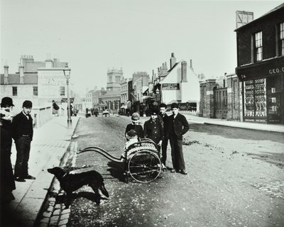 شارع واندسوورث هاي: باتجاه الغرب ، 1890 بواسطة مصور انجليزى