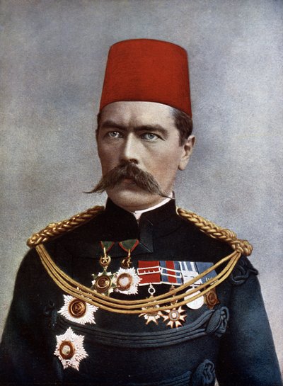 اللواء اللورد هوراشيو هربرت كيتشنر (1850-1916) من الخرطوم وبروم ، رسم توضيحي من "مشاهير الجيش" بقلم تشارلز ن. روبنسون ، نُشر عام 1900 (ليثو ملون) بواسطة مدرسة اللغة الإنجليزية