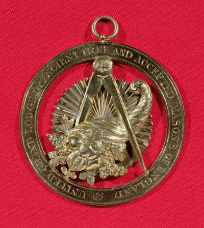 شارة ماسونية أو جوهرة يرتديها أعضاء من Grand Stewards Lodge بعد عام 1841 ، منتصف القرن التاسع عشر (مذهب فضي وذهبي) بواسطة مدرسة اللغة الإنجليزية