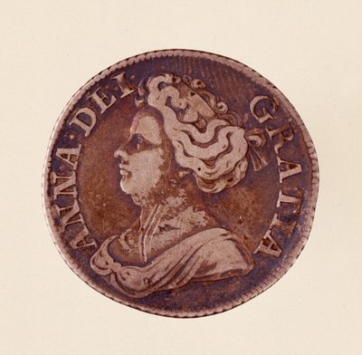 Silver english Groschen ، عهد الملكة آن ستيوارت (آن من بريطانيا العظمى) (1665-1714) 1712. Diam. 2،5 سم نابولي ، المتحف الأثري بواسطة مدرسة اللغة الإنجليزية
