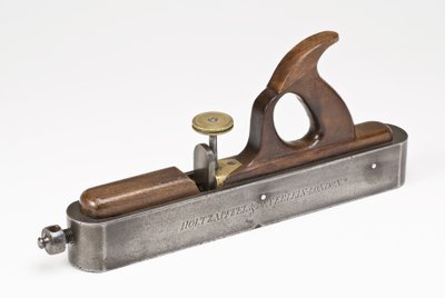 طائرة سميثس ، c.1804-27 (زان ، نحاس وفولاذ مصبوب) بواسطة مدرسة اللغة الإنجليزية