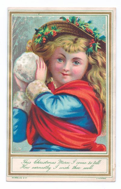 Victorian Christmas card of a child wearing a hat with hollies holding a snowball, c.1880 (colour litho) بواسطة مدرسة اللغة الإنجليزية
