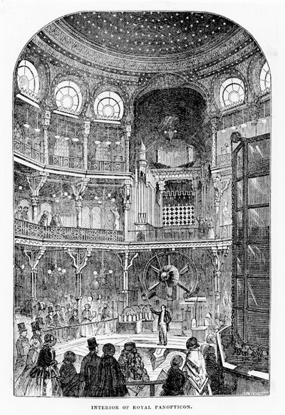 منظر لـ Royal Panopticon of Science and Art ، حوالي عام 1855 (طباعة حجرية) بواسطة مدرسة اللغة الإنجليزية