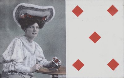 Woman with playing cards and the five of diamonds (colour litho) بواسطة مدرسة اللغة الإنجليزية