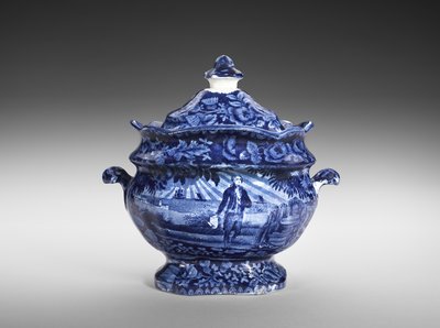 وعاء السكر ، حوالي 1818-46 (آنية فخارية مطلية بالرصاص مع طباعة نقل) بواسطة اينوك وود وأولاده