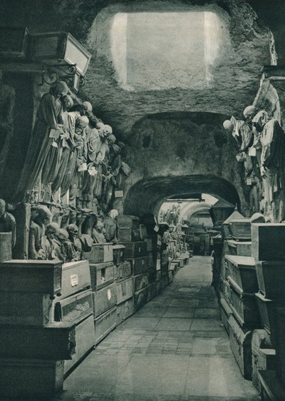 سراديب الموتى في Capuchins ، باليرمو ، صقلية ، إيطاليا ، 1927 بواسطة يوجين بوبيل