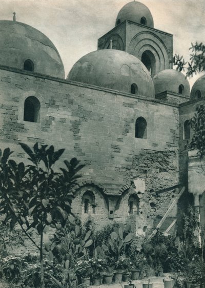 كنيسة سان جيوفاني ديجلي إريميتي ، باليرمو ، صقلية ، إيطاليا ، 1927. بواسطة يوجين بوبيل