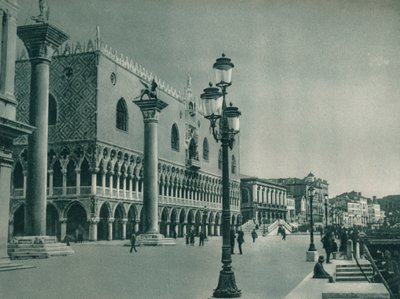 الواجهة الرئيسية لقصر دوجيس مع ريفا ديجلي شيافوني ، البندقية ، إيطاليا ، 1927 بواسطة يوجين بوبيل