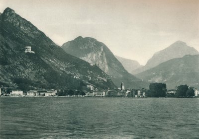 ريفا ديل جاردا من بحيرة غاردا ، إيطاليا ، 1927 بواسطة يوجين بوبيل