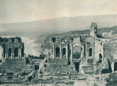 المسرح وغرفة الملابس للمسرح اليوناني ، تاورمينا ، صقلية ، إيطاليا ، 1927 بواسطة يوجين بوبيل