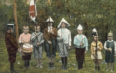 Group of boys playing soldiers (photo) بواسطة المصور الأوروبي