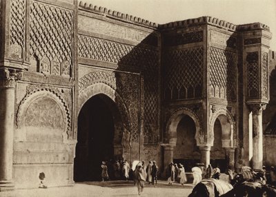 Meknes, Palace Gate, Bab Mansour (b/w photo) بواسطة المصور الأوروبي