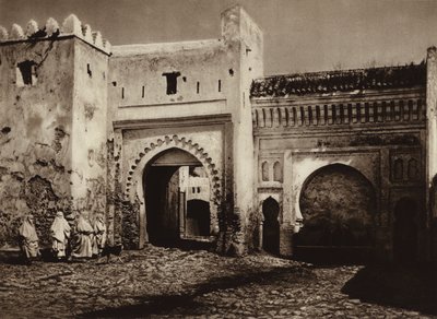 Tetuan, Old city gate (b/w photo) بواسطة المصور الأوروبي