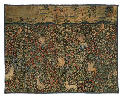 جزء من نسيج ميل فلورز يصور الحيوانات والطيور والمناظر الطبيعية، حوالي 1500 (صوف) بواسطة المدرسة الأوروبية
