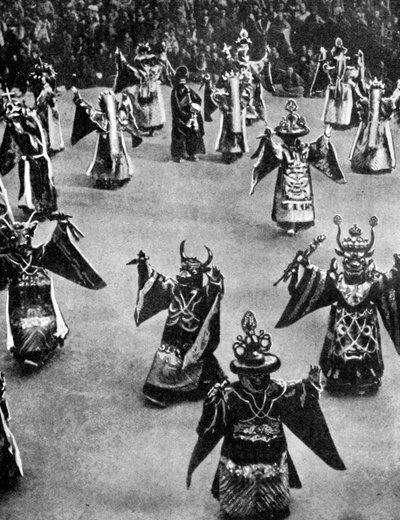 الراقصون المقنعون ، التبت ، 1936. بواسطة إيوينج جالواي